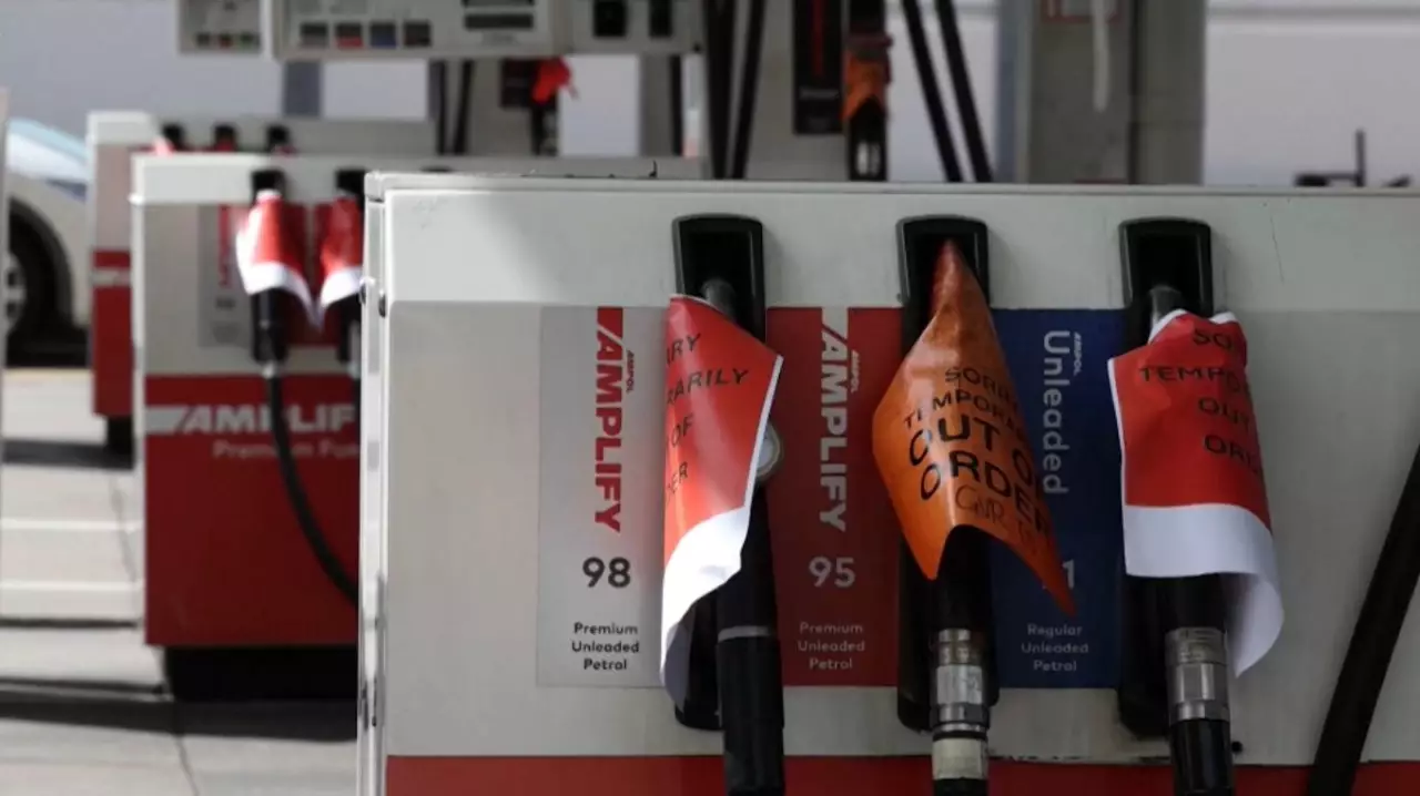 Австралия жанармай салығын азайтады