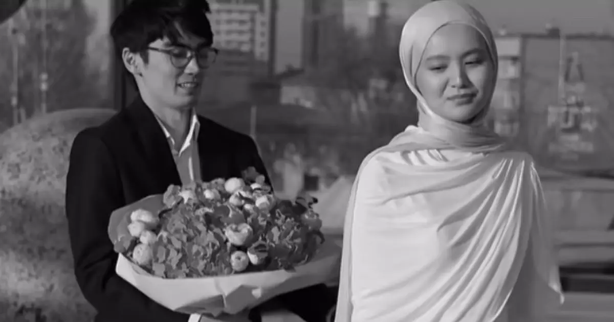  Сәкен Майғазиевтің ұлы мен келіні гендер пати өткізді (ВИДЕО) 