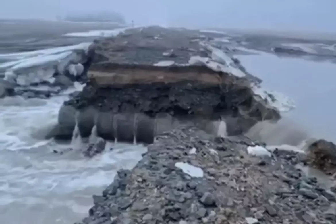 Ақжарда жолды су шайып кетті: әкімдік тағы да төтеншеге дайын емес пе?