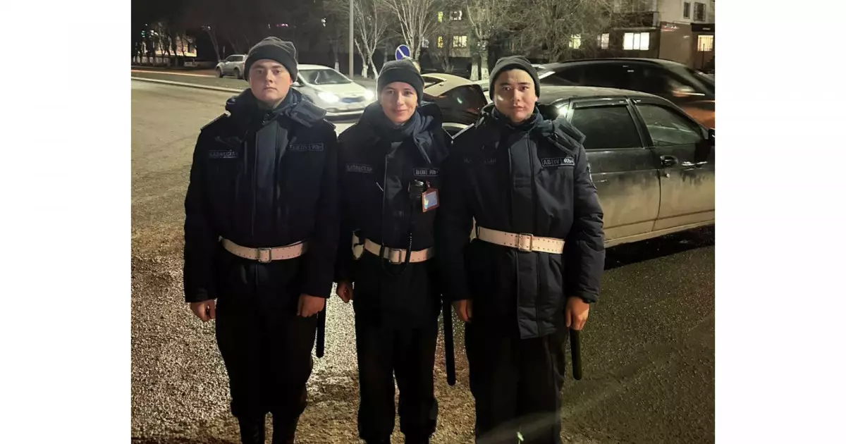  Ұлттық ұлан сарбаздары жол апатынан зардап шеккен азаматқа көмек көрсетті 