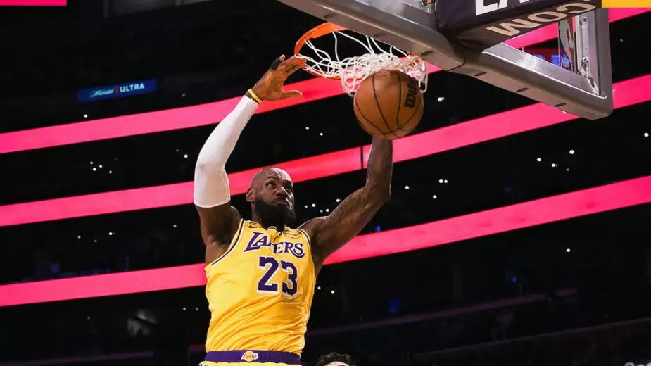 Леброн Джеймс оказался в шаге от абсолютного рекорда НБА