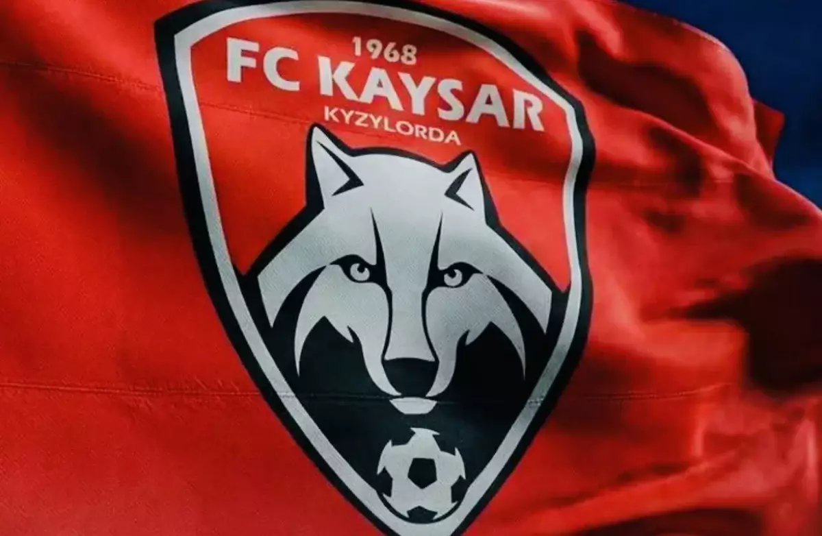 “Қайсар” басшылығы мен жанкүйерлер кездесті – Жабық есік жағдайындағы қызу талқы