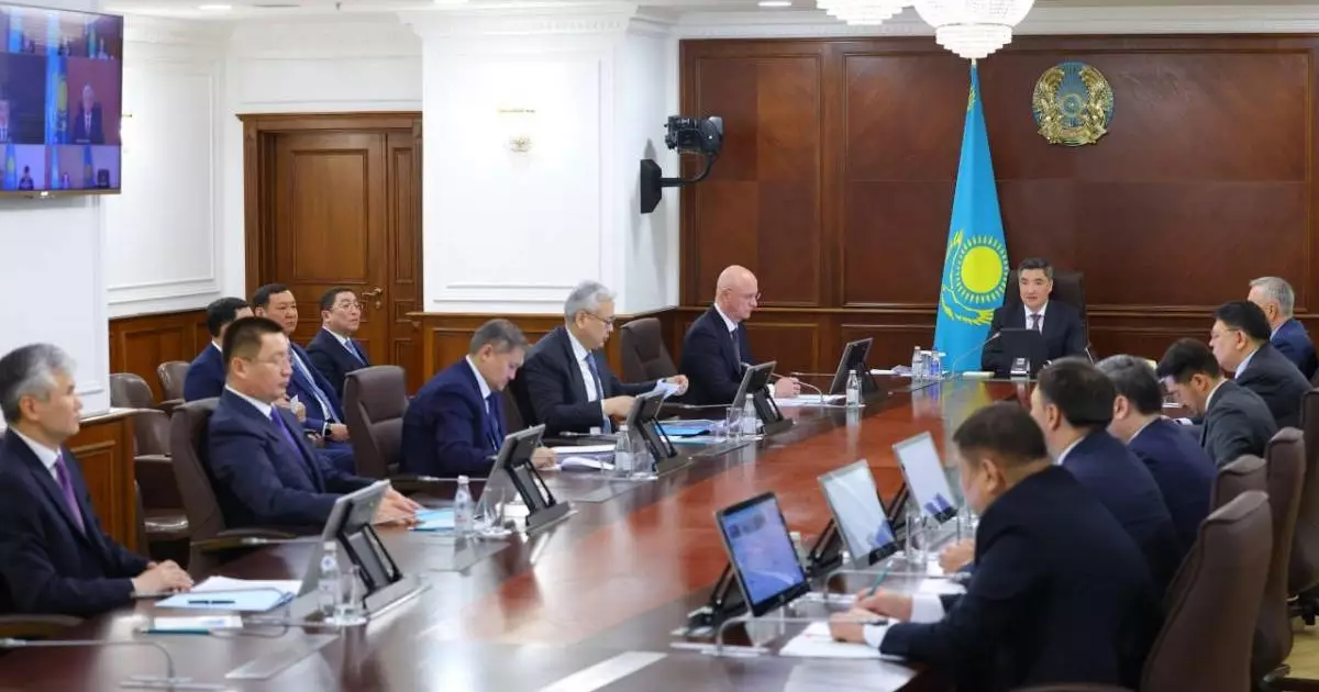  Олжас Бектенов геологиялық барлауға отандық технологияларды енгізу бойынша жұмысты күшейтуді тапсырды 