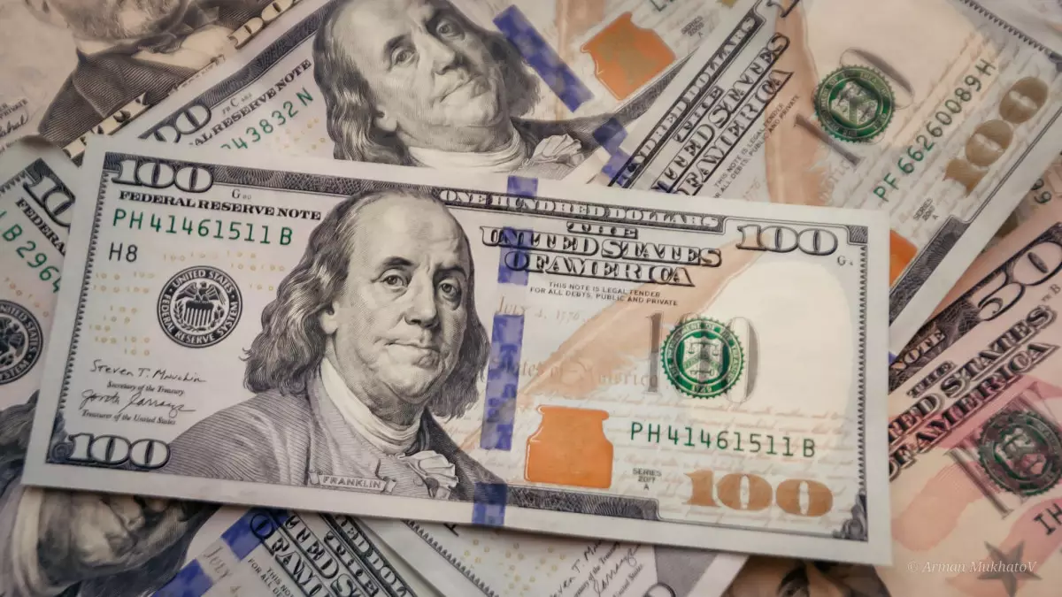 Мұнай қымбаттап, доллар арзандауда: Нарықтағы ахуал қандай?