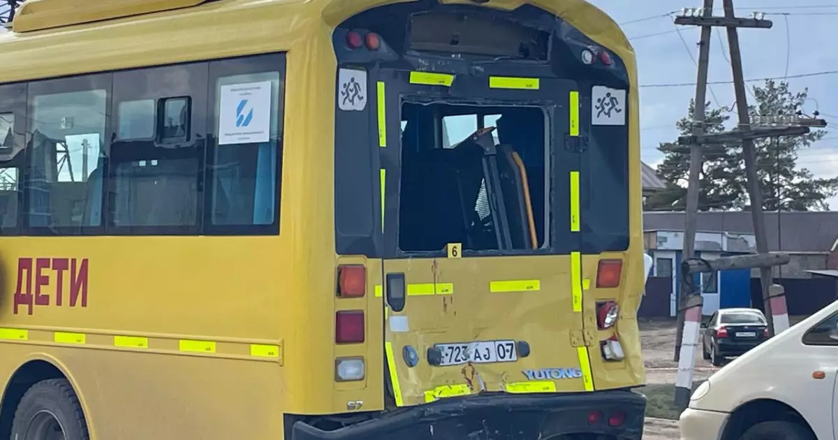  БҚО-да оқушылар мінген автобус жол апатына түсті 