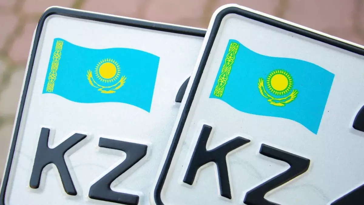 Астанада VIP-нөмір алып беремін деген «көмекші» ұсталды