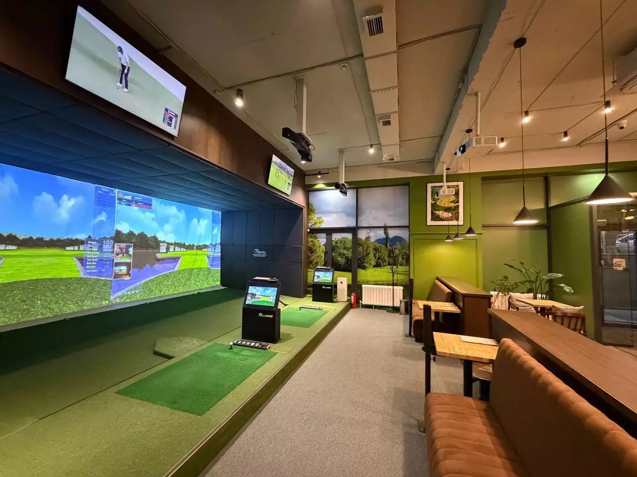 Birdie — новое пространство для игры в гольф в Алматы