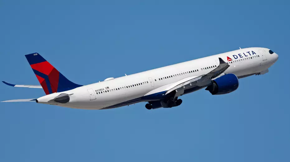 Рейс Delta в Атланту вернулся в аэропорт Бразилии из-за неполадки с двигателем.