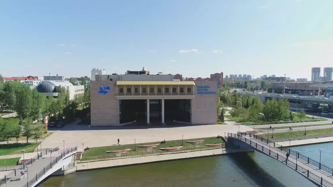 ЕҰУ айналасында дерек дауы: түлектер шағымдануда