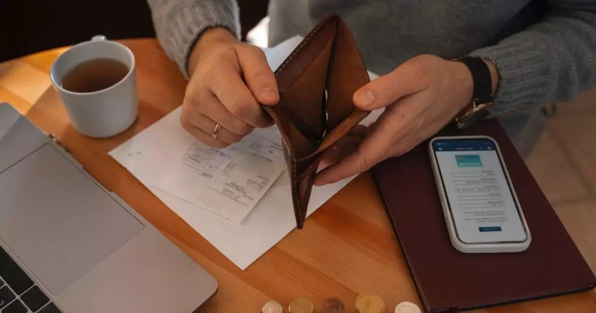  Адам несиені еріккеннен емес, амалсыздан алады – экономист 