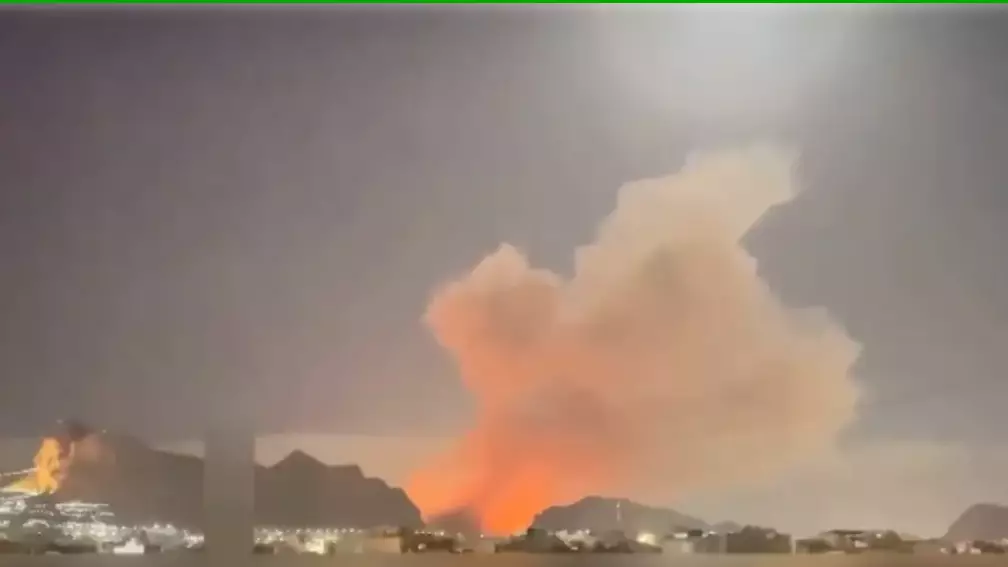 АҚШ шабуылдарынан кейін Иран қаласының үстінде үлкен от шары пайда болды