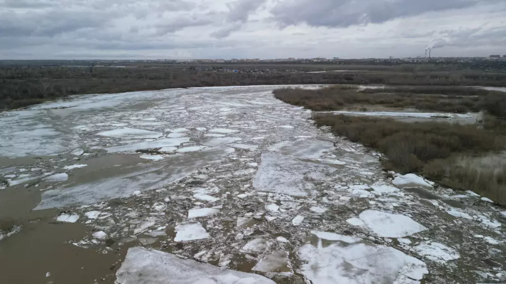Об опасности затопленных дорог для автомобиля предупредил эксперт