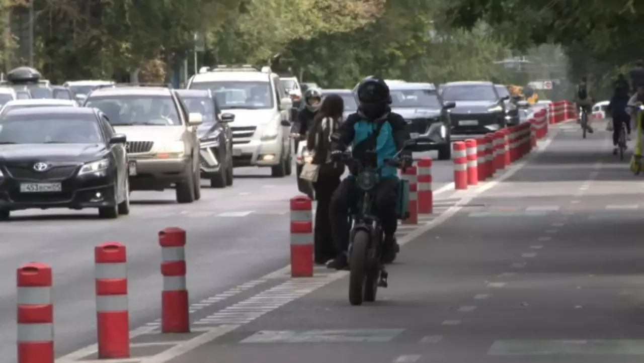 В Казахстане растет спрос на электровелосипеды