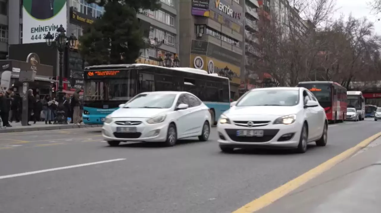 Түркияда бензин 63 лираға көтерілді