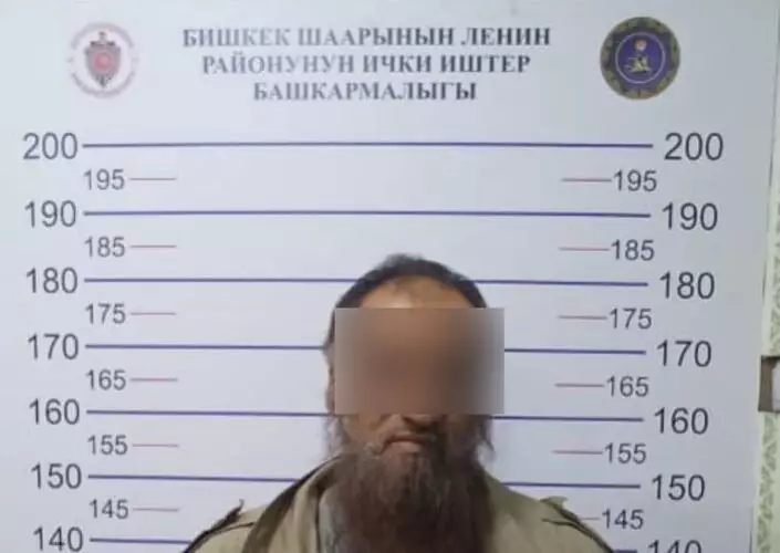 Жантүршігерлік жайт: ер адам балаларға ішіне ине салынған кәмпит таратқан