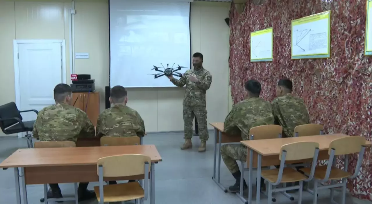 Ақтауда теңіз жаяу әскері дрон басқаруды меңгеріп жатыр