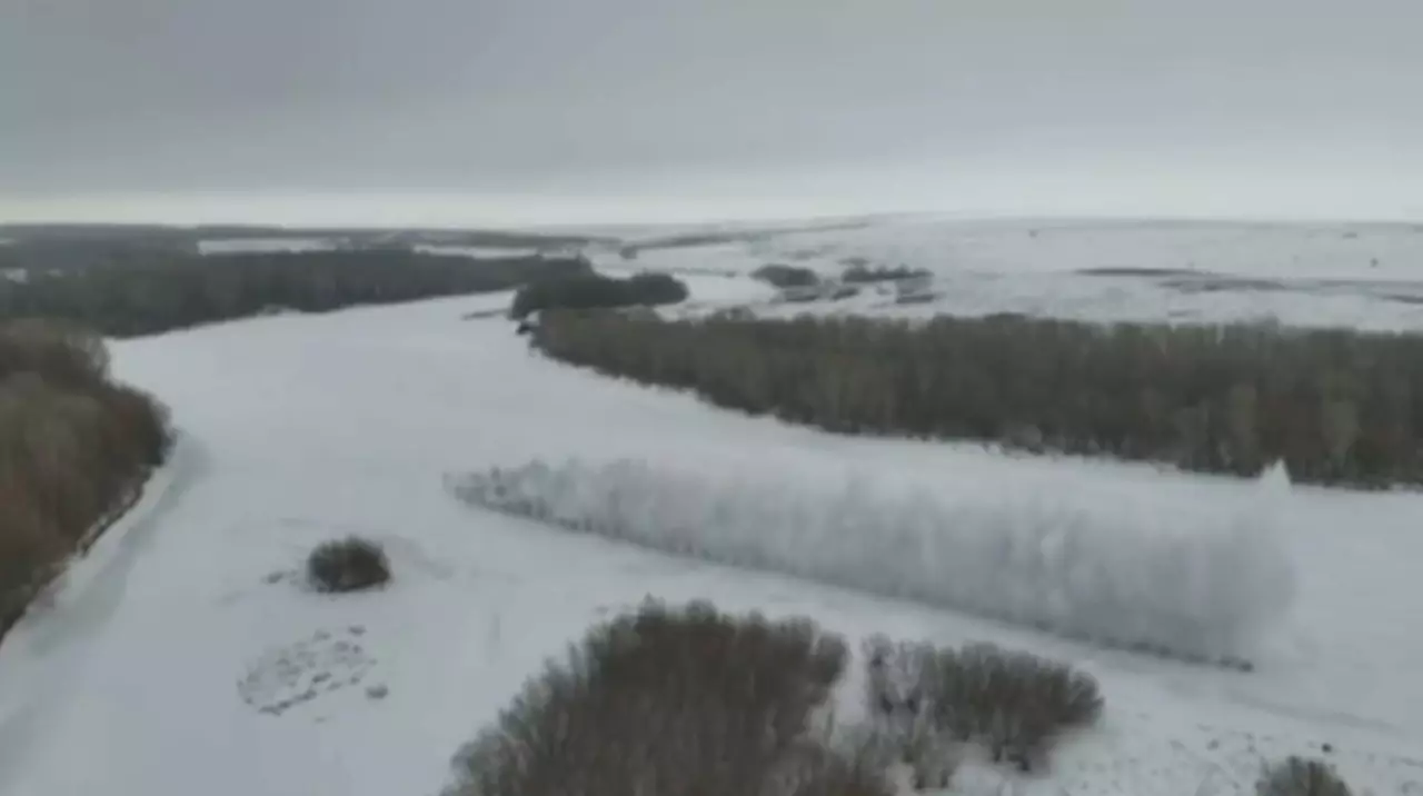 ШҚО-да өзендерде мұз жару жұмыстары жүргізілді