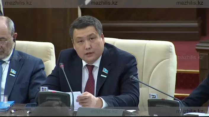 Қазақстанда талантты жастарды арнаулы мемлекеттік органдарға қызметке тарту ұсынылды