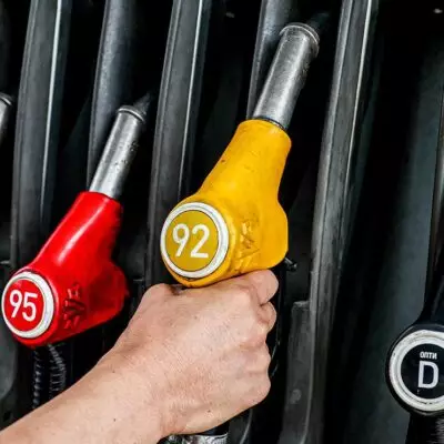 С сегодняшнего дня АИ-92 больше не под защитой государства — что будет с ценами на заправке