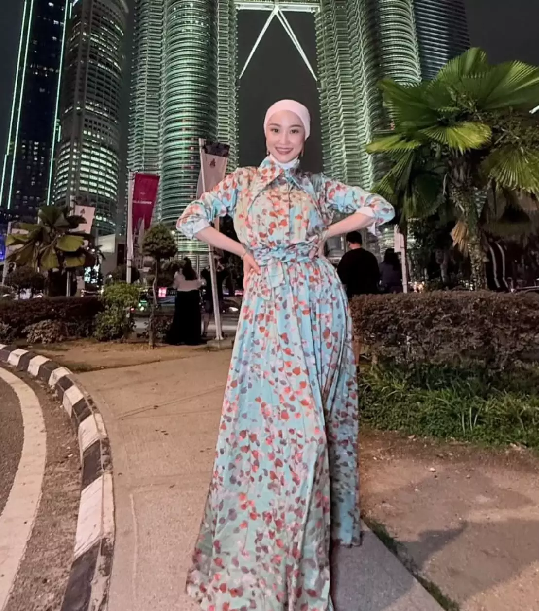 "Пәтер таңдап қойдық": Мөлдір Әуелбекова елден көшетінін айтты