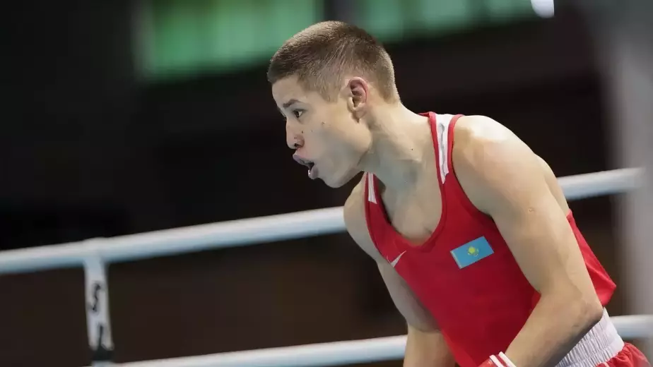 Чемпион мира из Казахстана пригрозил соперникам на ЧА по боксу