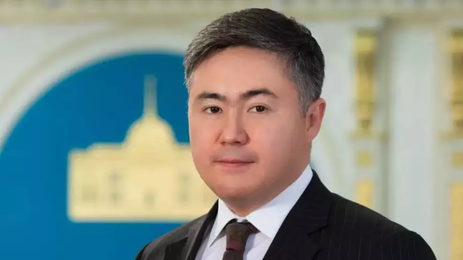 Нацбанк объяснил, почему доллар держится около 480 тенге