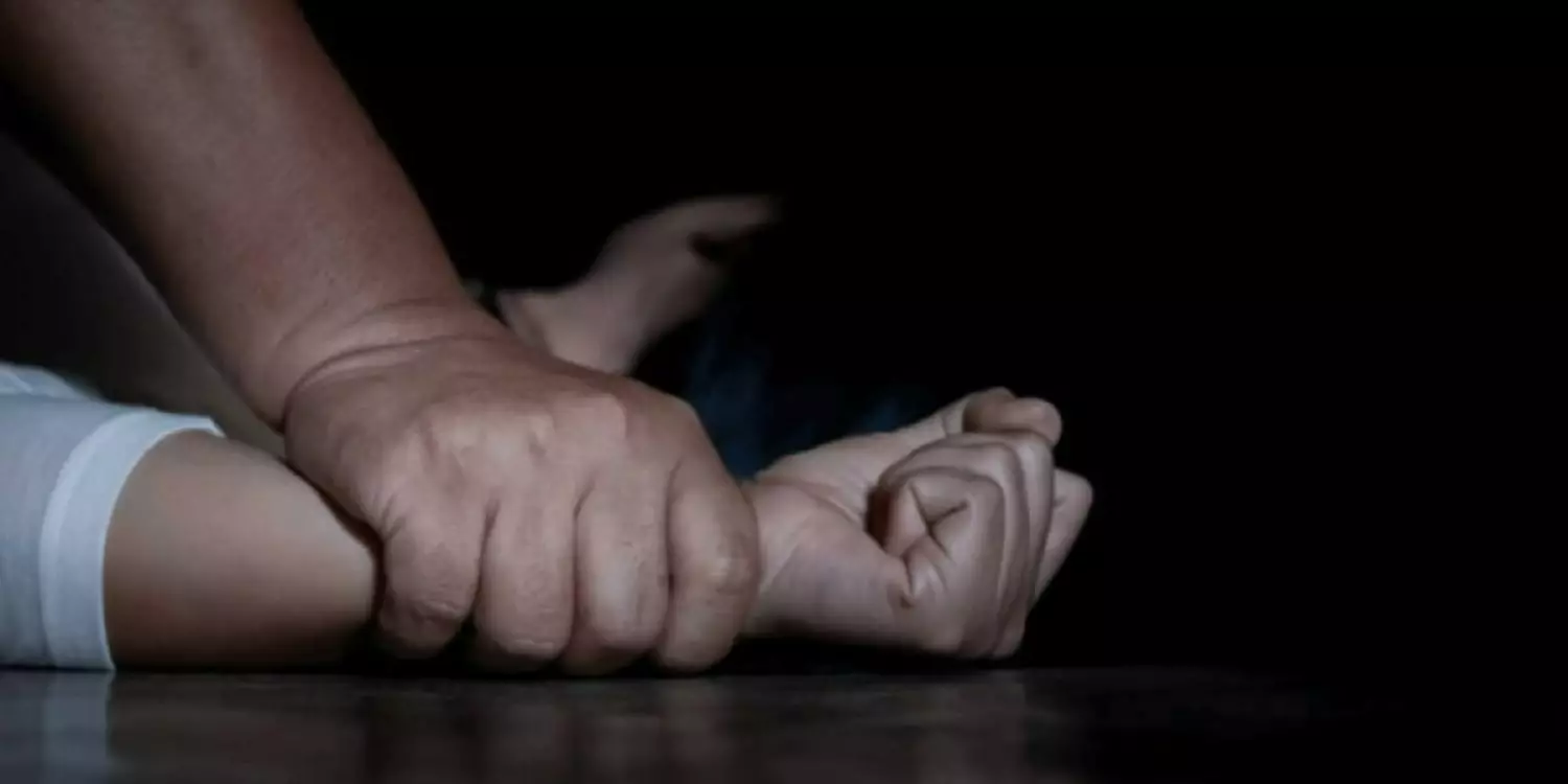 Алматыда 13 жастағы қызды зорлаған ВИЧ жұқтыртқан педофилге сот үкімі шықты