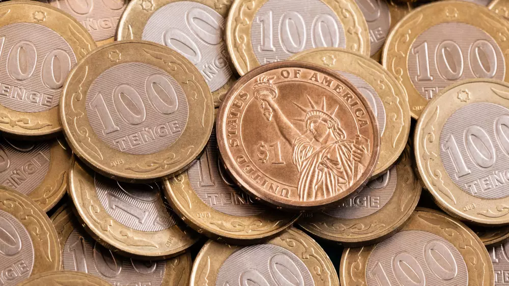 Курс доллара идёт вниз - в Нацбанке раскрыли причины укрепления тенге