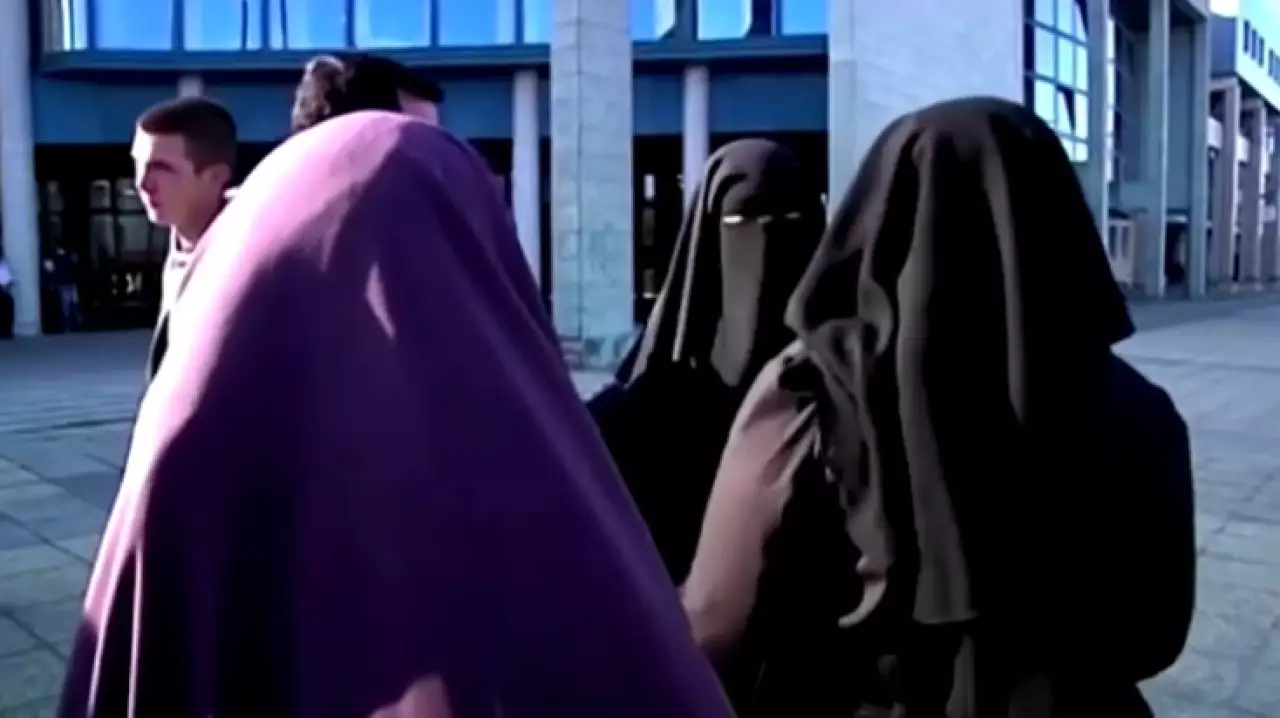 Норма об открытом лице: как она применяется