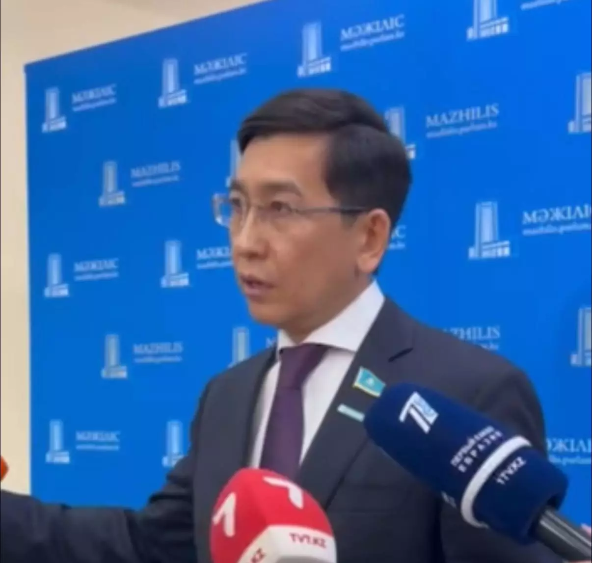 Білім нарығындағы өзгеріс: Солтүстік жастары қайда кетіп жатыр?