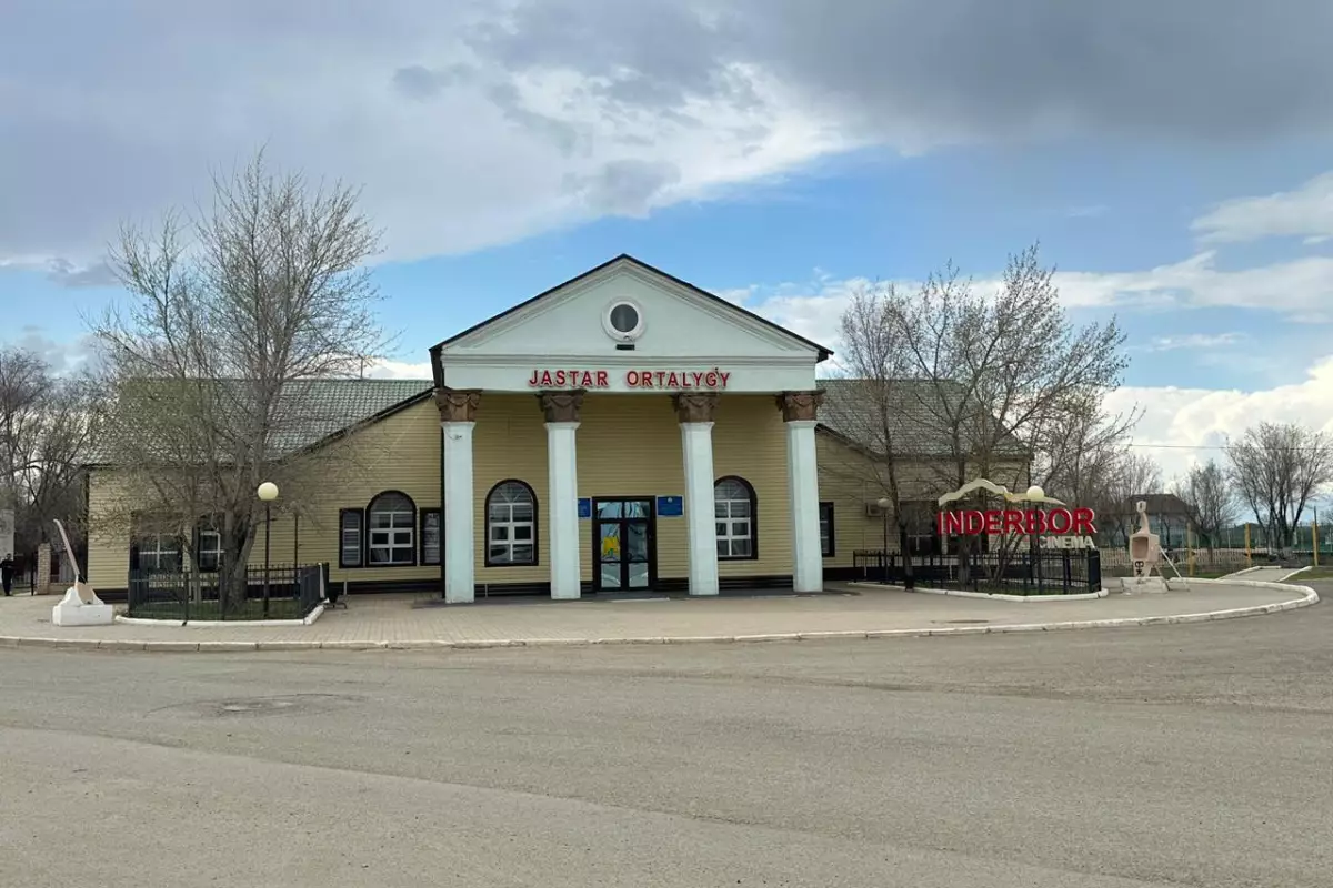 Аким Индерского района Серик Нысанбаев: «В очереди на землю стоят 7 297 человек»