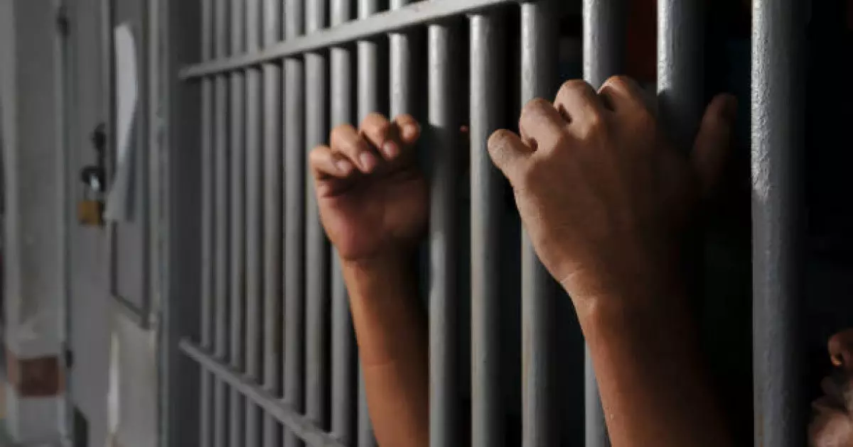  Үйіне барып, есігін сындырған: Астанада тағы бір сталкер сотталды 