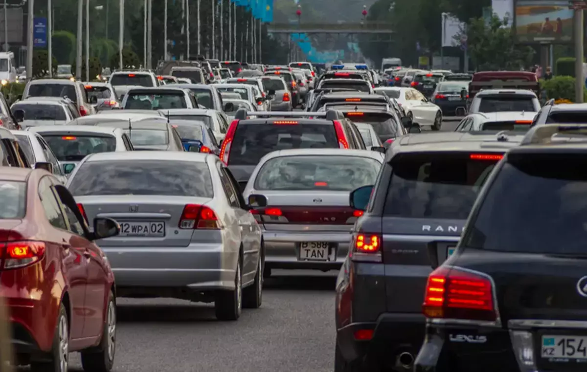 В Казахстане водителей штрафуют по-новому: за что приходят «письма счастья» и штраф до 43 000 тенге - новости на Lada.kz 01.04.2026