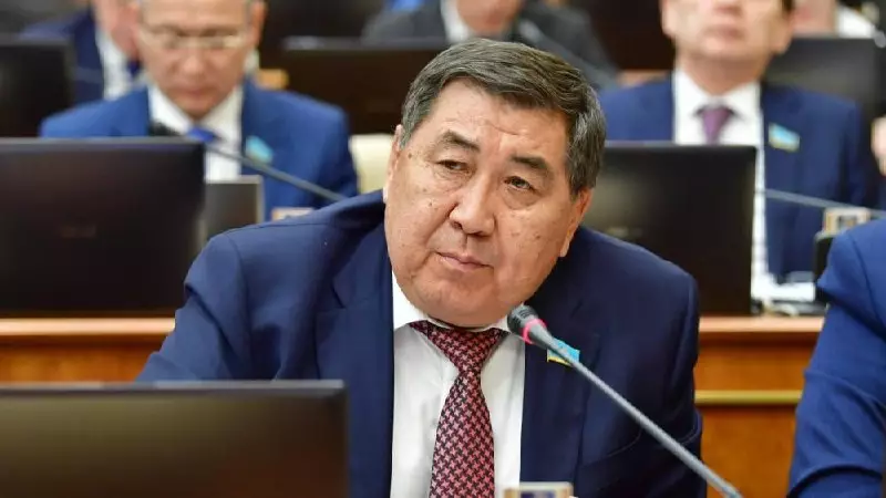 Алдарыңа бір уыс топырақ: Мәжілісте теріс ағым өкілдеріне қатаң үндеу жасалды