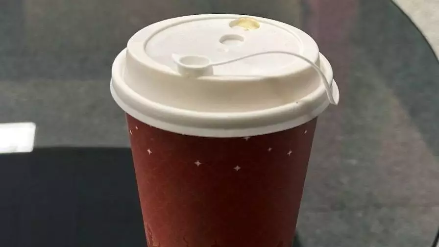 Қостанайдағы "қымбат" кофе: Тұтынушы жәндігі бар сусын үшін 100 мың теңге "алды"