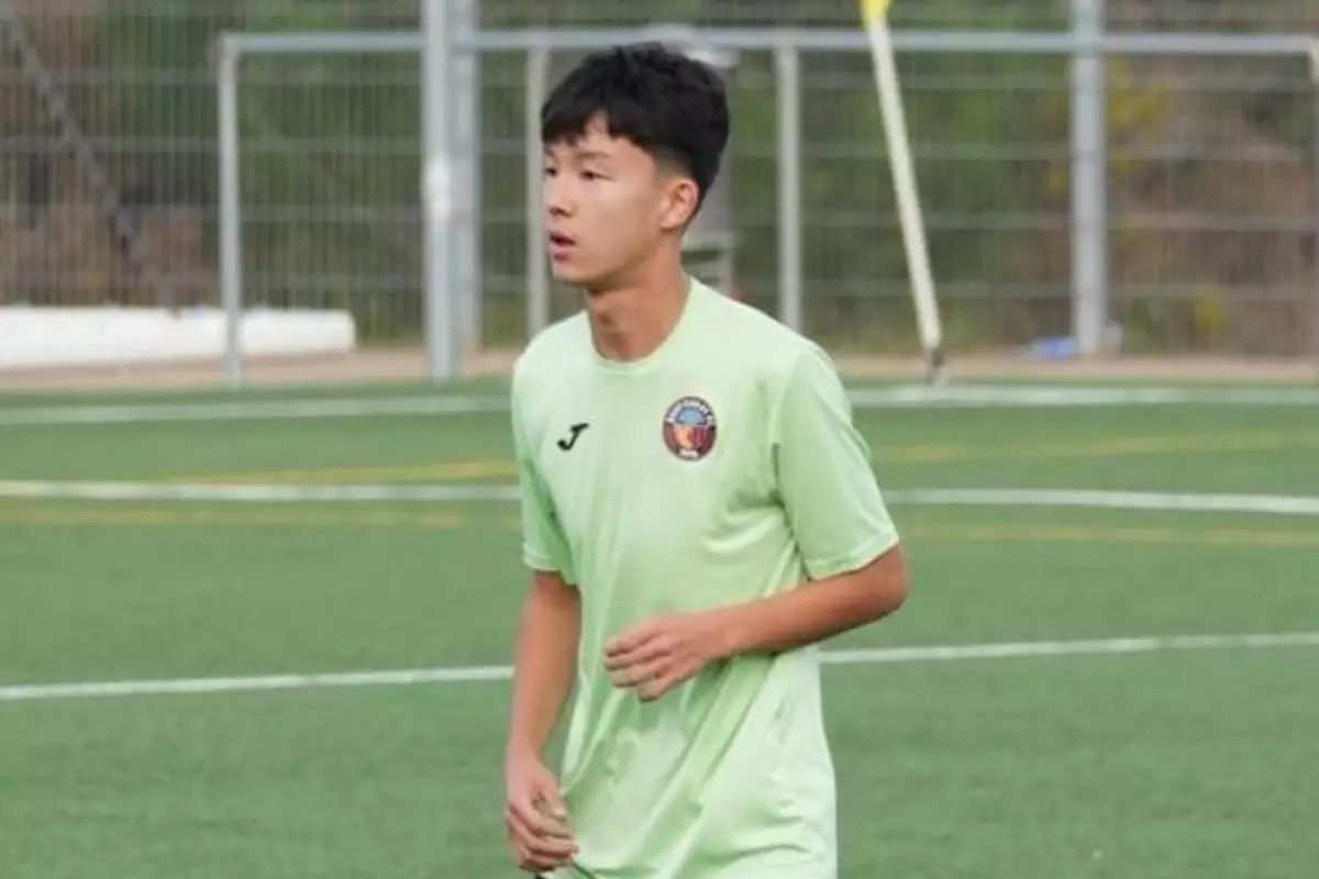 Футболист из Казахстана подписал контракт с «Барселоной»