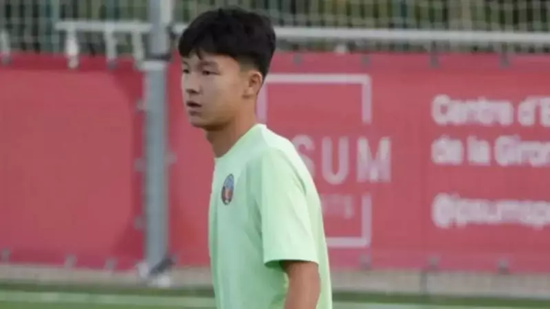 Қазақстандық жас футболшы енді «Барселонада» доп тебеді