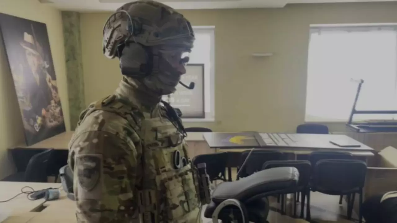 Казахстанские полицейские задержали телефонных мошенников