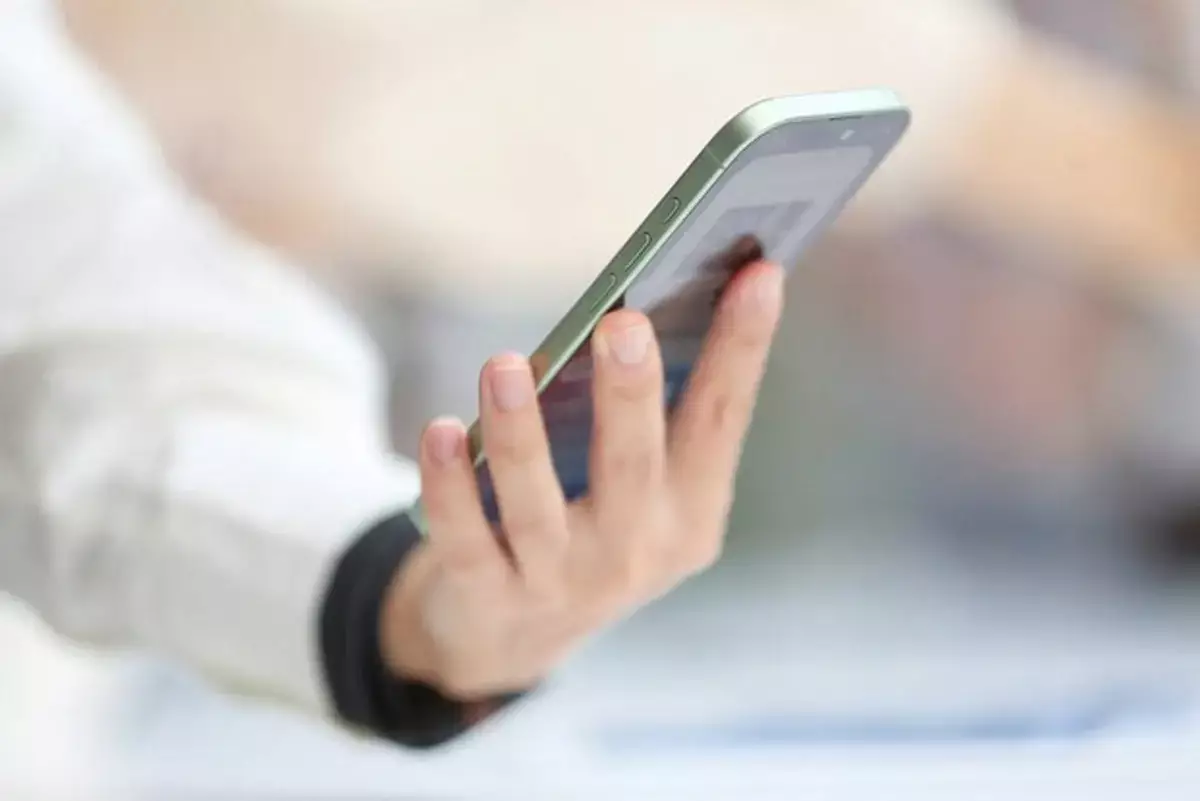 В сети нашли iPhone с алкотестером - новости на Lada.kz 01.04.2026