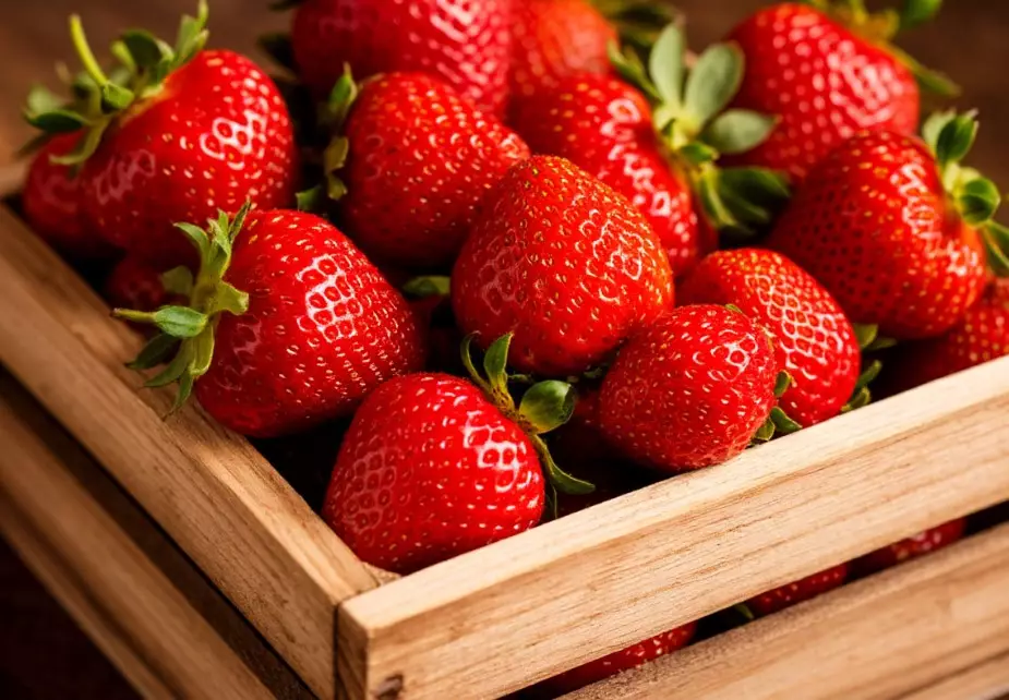 Тюменский Россельхознадзор не пропустил клубнику из Казахстана с цветочным трипсом.