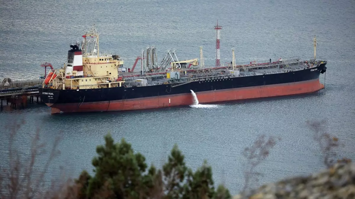 США продлили Казахстану лицензию на транзит российской нефти в Китай.