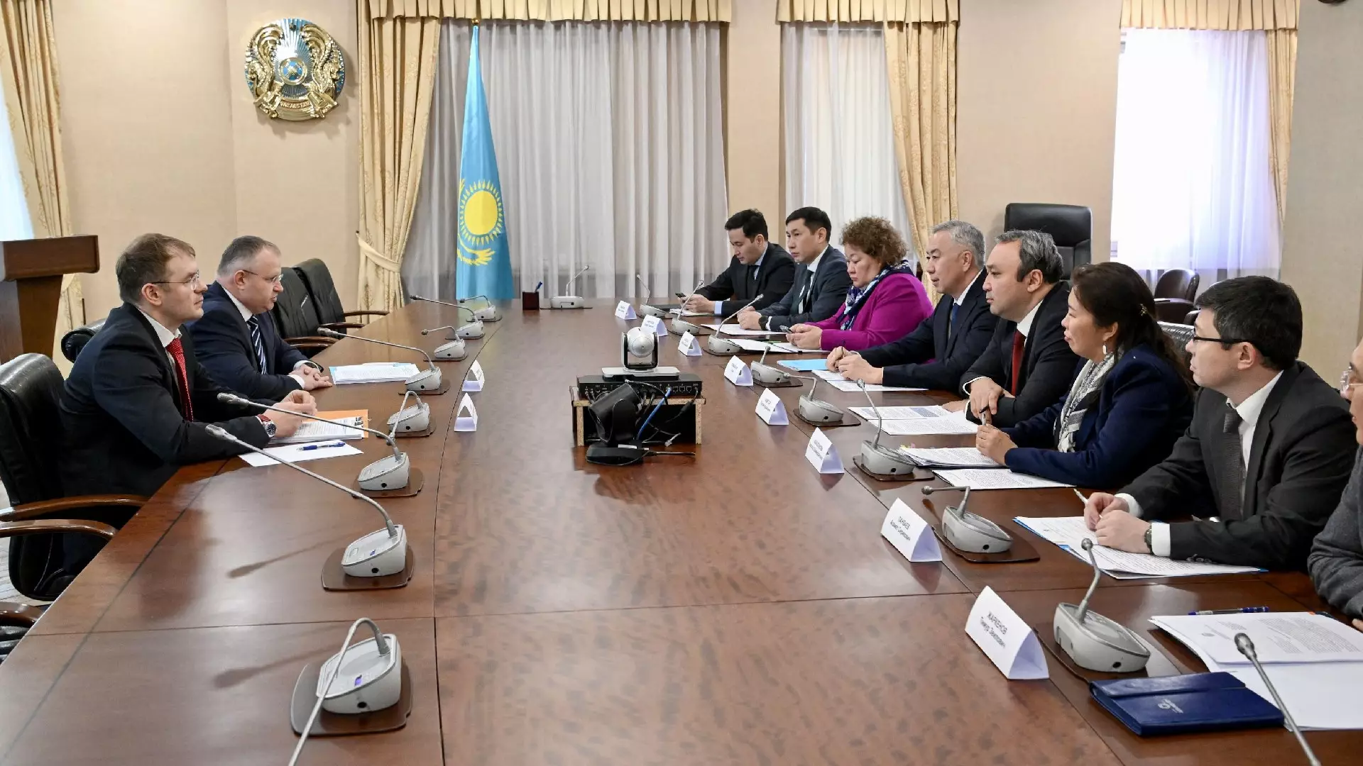 Казахстан и Евразийская экономическая комиссия обсудили сотрудничество в антимонопольном регулировании.