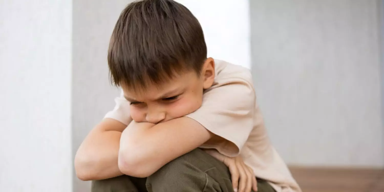 Шымкентте ер адам туысының екі ұлын бірнеше күн зорлаған