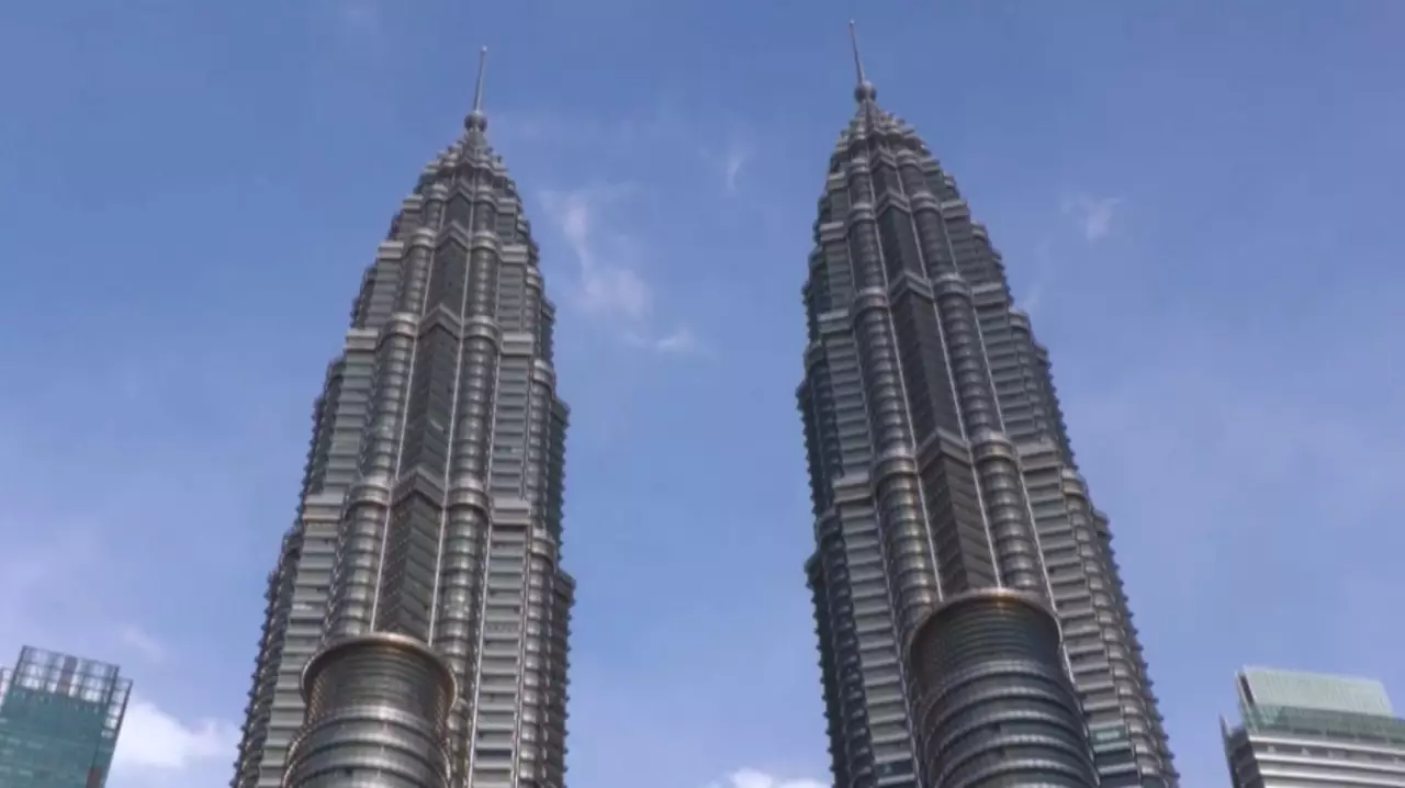 Малайзия жанармай субсидиясын қысқартты