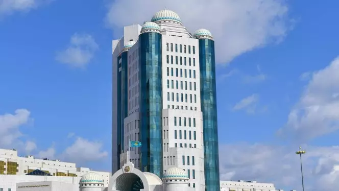 В Астане началось заседание Сената