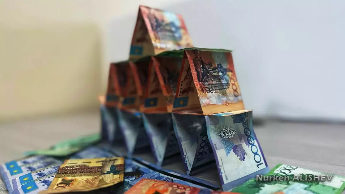 В Актау мошенница заработала на 3-комнатную квартиру оформляя пособия