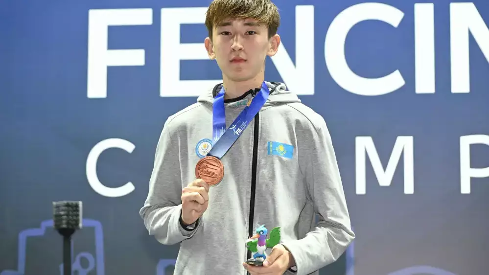 «Бұл — алғашқы медаль»: 19 жастағы спортшы ел рекордын жаңартты