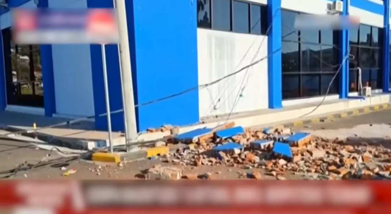 Индонезияда жер сілкінді