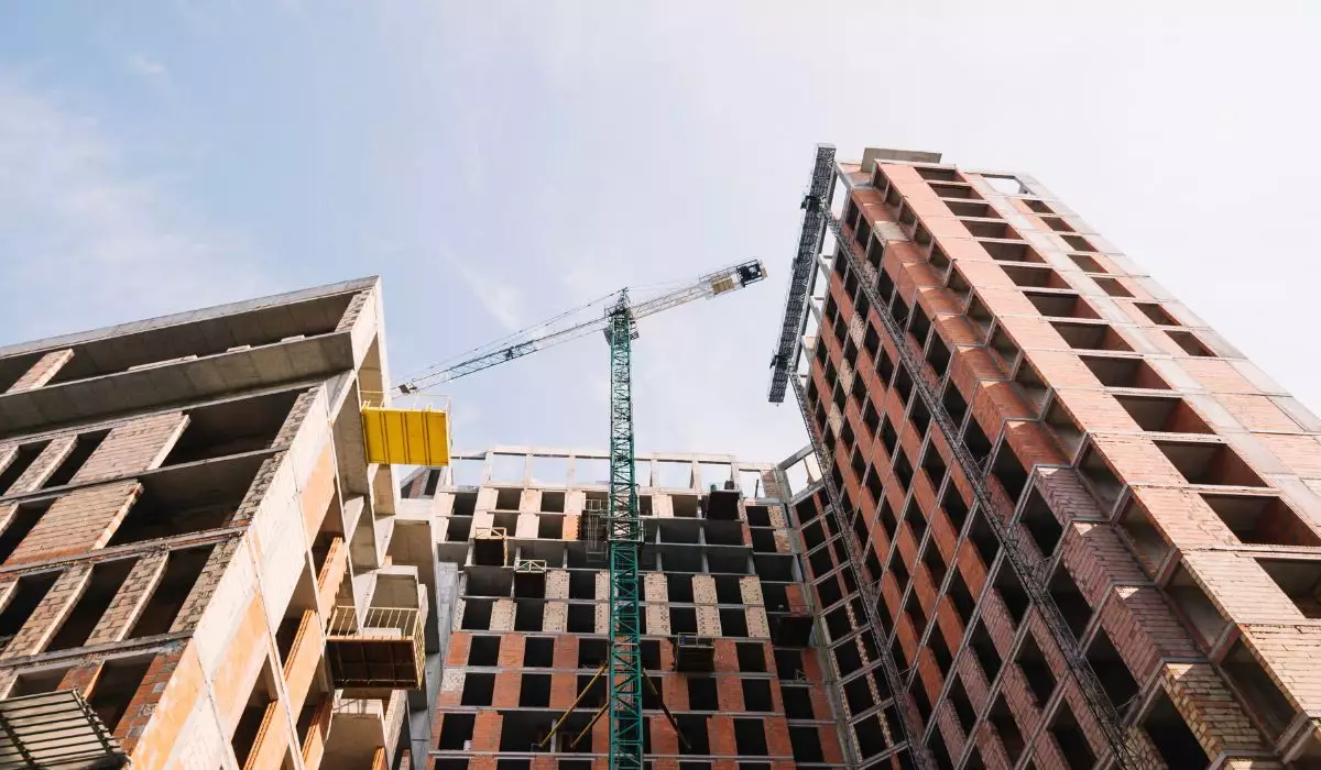 Алматыда Әл-Фарабиден жоғары орналасқан аумақта тұрғын үй кешенінің құрылысы тоқтатылды