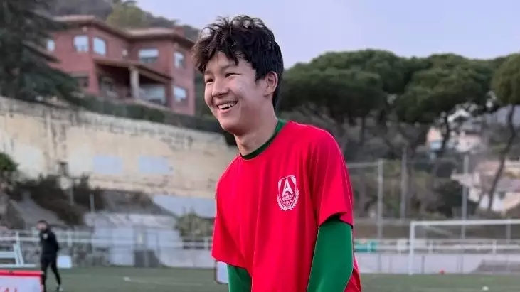 15 жастағы қазақстандық жас талант “Барселонамен“ келісімшартқа отырды